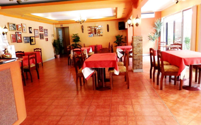 OYO 142 Golden Belle Apartelle and Suites