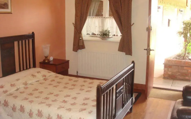 The Royal Arms (room only)