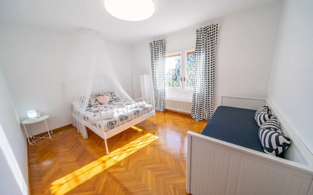 HomeHolidaysRentals Fragance Apartment