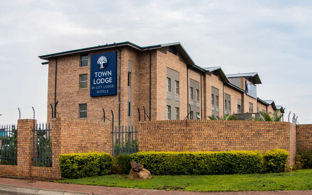 Отель Town Lodge Gaborone Габороне вид на фасад