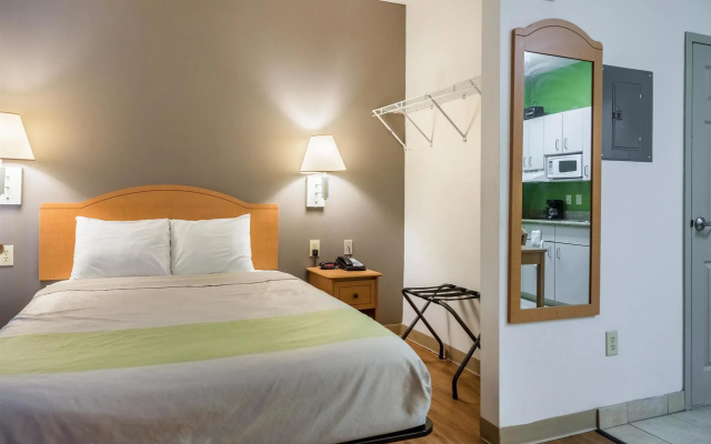 Oyo Townhouse Sulphur,LA Extended Stay I-10