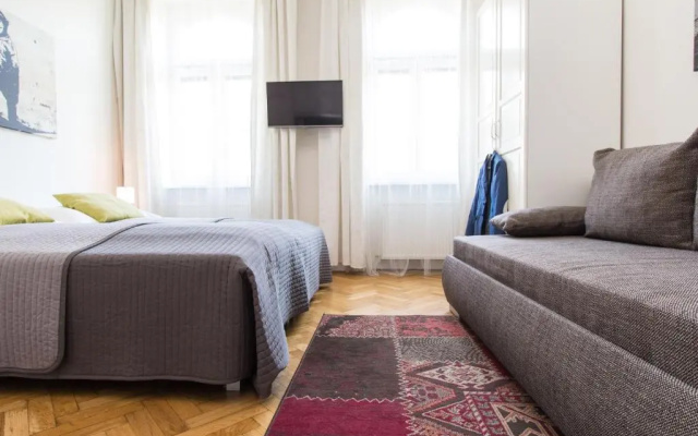 Design Apartments I contactless check-in