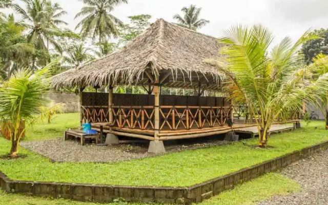 Amazon Bungalow & Cottages