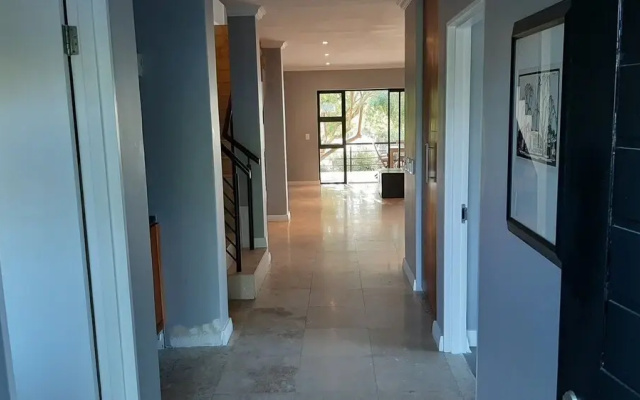 Pearl Valley Atolosa