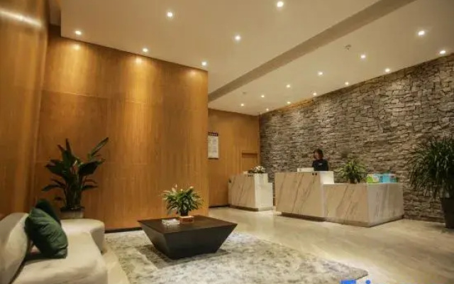 the L Hotel (Hongya Central Plaza Store)