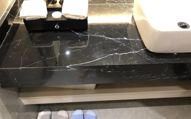 Heqi Hotel