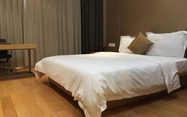 eStay Residence Poly World Trade Center