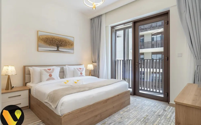 Vogue | Breeze Creek Beach | Waterfront Living