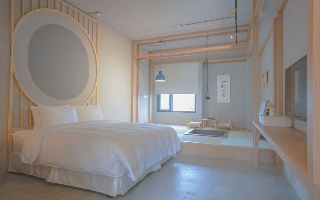 Thinker Hotel