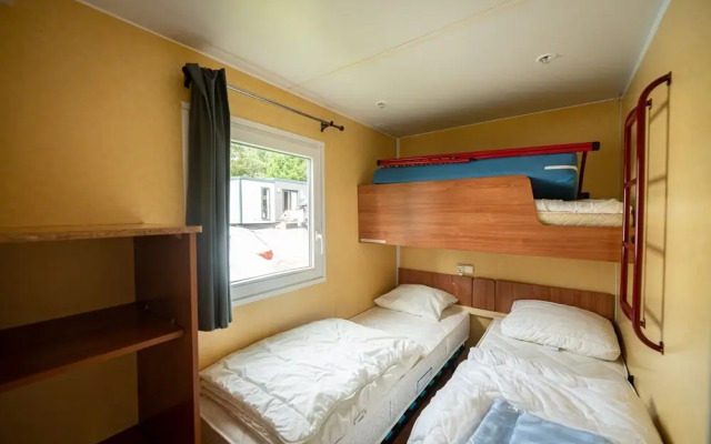 Mobile Home With Heated Pool