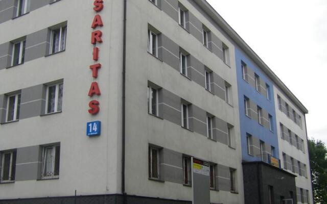 Отель Pokoje Gościnne Saritas Польша, Катовице - отзывы, цены и фото номеров - забронировать отель Pokoje Gościnne Saritas онлайн вид на фасад