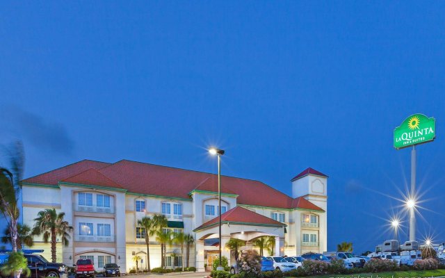 La Quinta Inn & Suites by Wyndham Corpus Christi Airport in Corpus Christi, United States of America from 112$, photos, reviews - zenhotels.com hotel front
