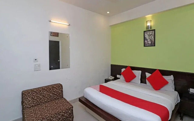 OYO 7344 My H Rooms