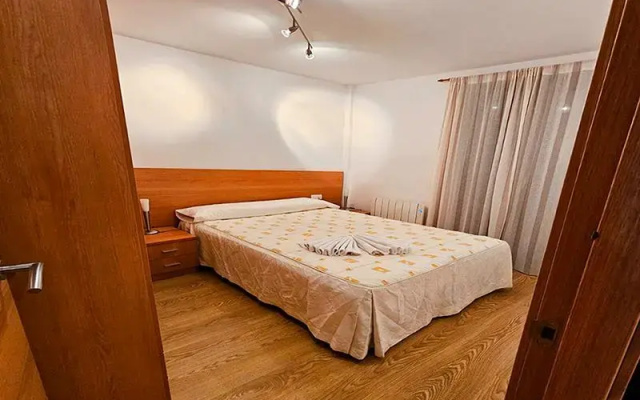 Apartamentos Canfranc Pueblo 3000
