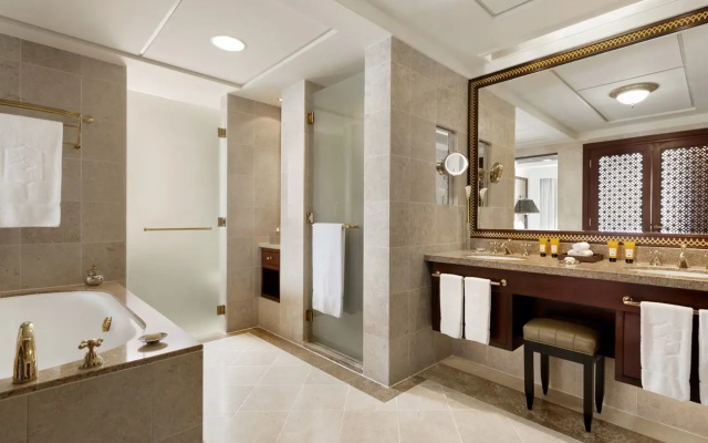 Отель Al Husn Muscat Hotel