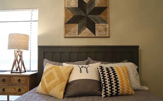 Biltmore Cloisters 2 BR by Casago