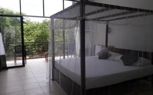 Mahinda Hotel and Restaurant