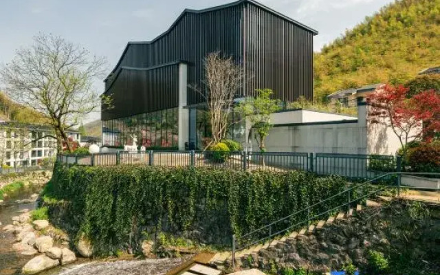 Yunman 16 (Anji Yunshang Grassland Panda Tribe Adventure Park)