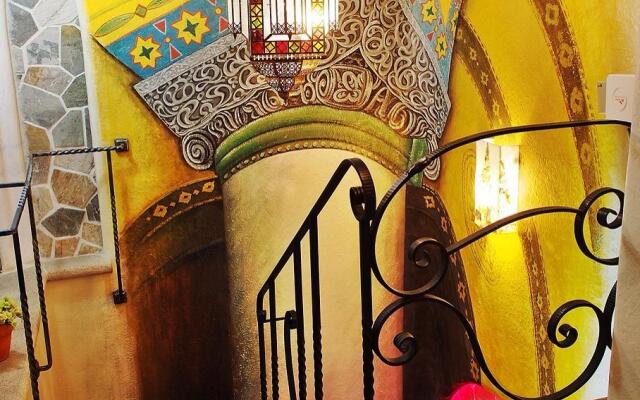 M Castle Hotel вид на фасад