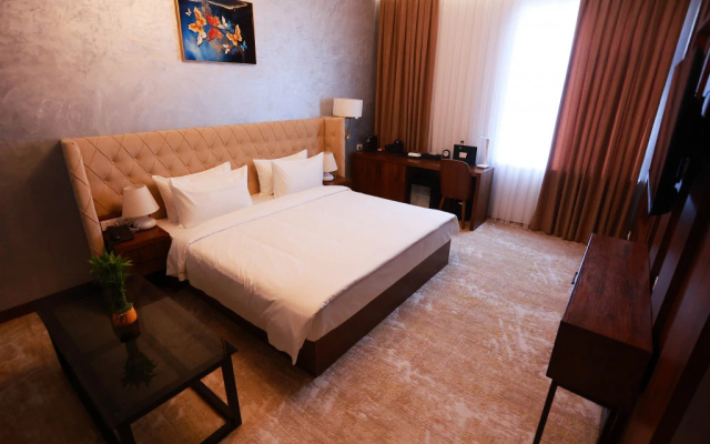 Regal Hotel by Grand