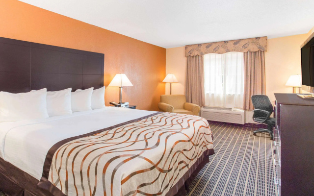 Baymont by Wyndham Muskegon