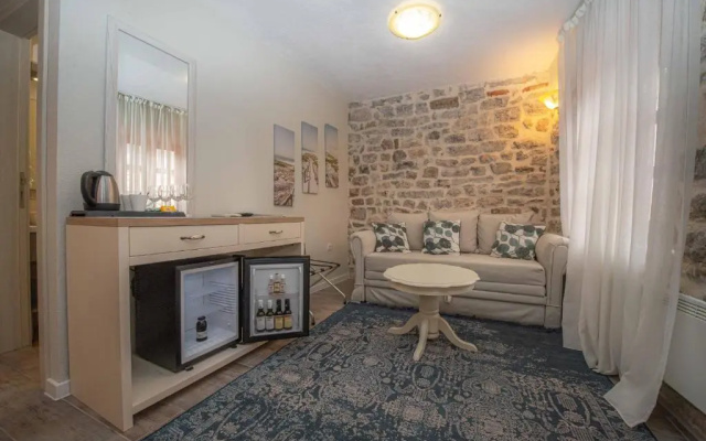 Antika Guesthouse