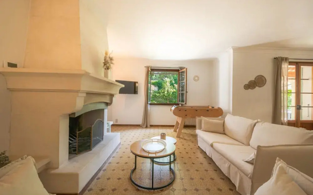 Mas Lou Pitchoun Exceptional Villa Between the Alpilles and Avignon