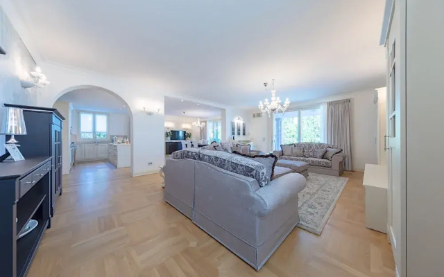 Luxury Lakefront Catullo A1 by Wonderful Italy