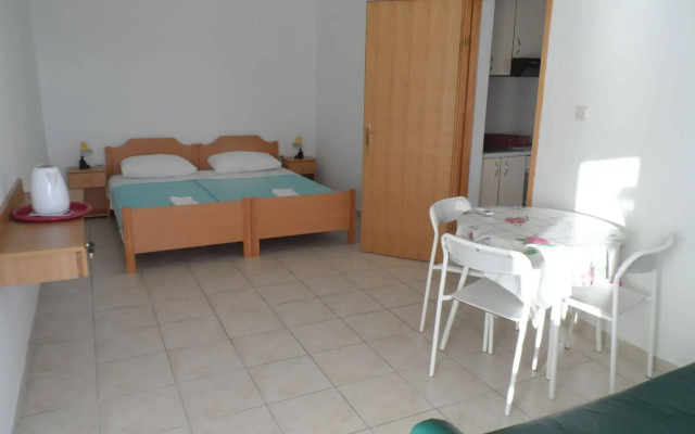 Rooms and Apartments Galeb