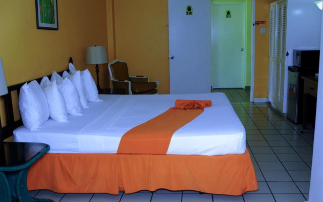 Pineapple Court Hotel