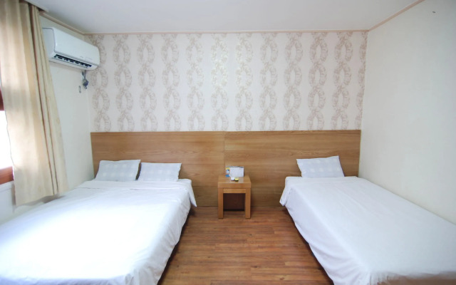 Hotel New World
