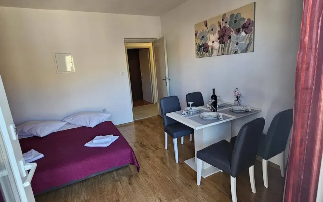 Apartment in the Coastal Town of Grebastica