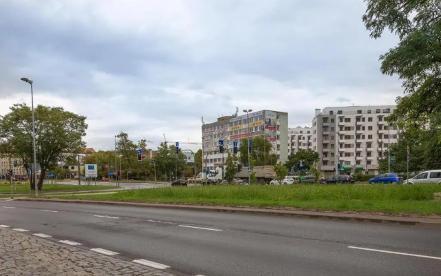 Good Day Apartments- private parking new town