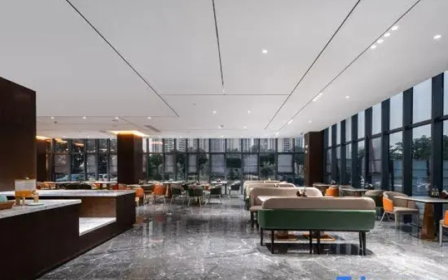 Jinliyuncheng Hotel (Qiankun New Town Shopping Outlet, Hubei Polytechnic Institute)