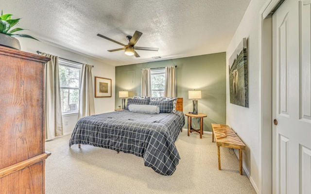 Charming Ruidoso House w/ Deck & Mountain Views!