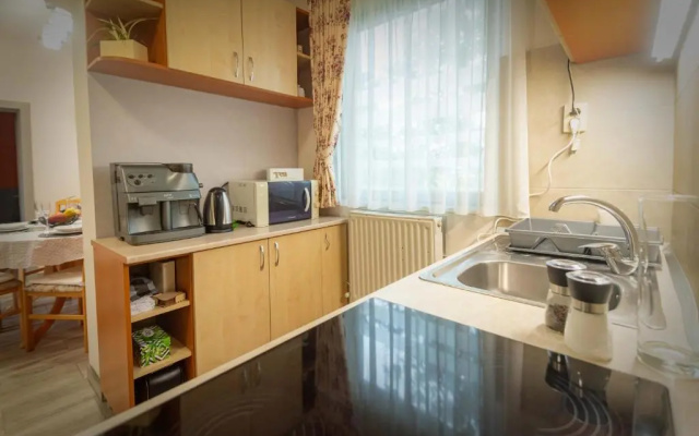 Zsuzsi Apartman