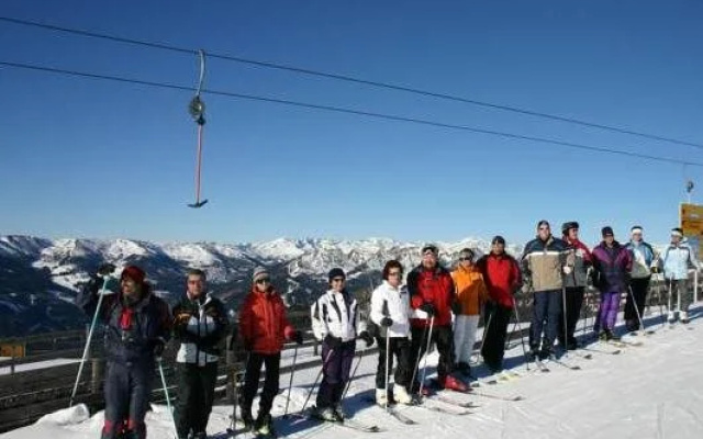 Ski-in-Ski-Out Hotel Garni Berghof