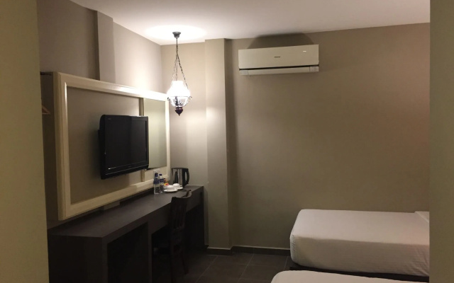 The Grand Jade Hotel