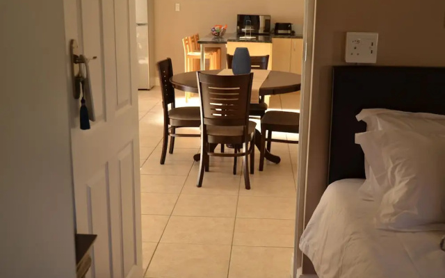Caulfield self Catering