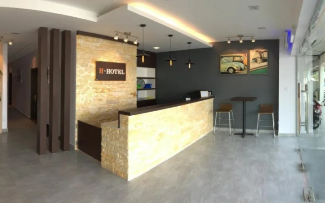 H Hotel