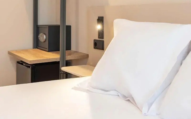 HQ Arena Hotel