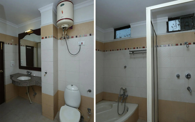 OYO 16647 Hotel Batra Palace