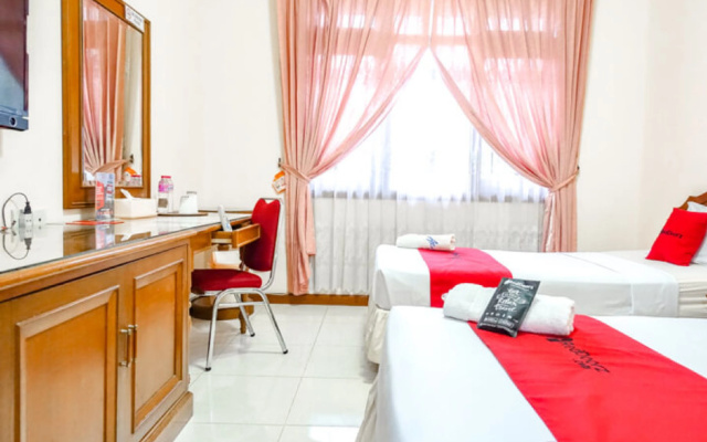 RedDoorz Plus near Brawijaya Museum