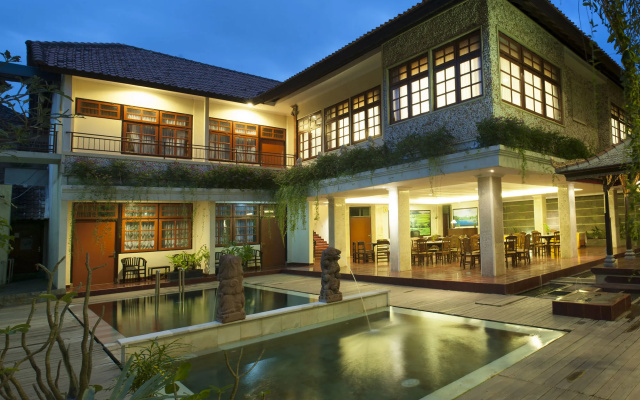 Catur Adi Putra Hotel