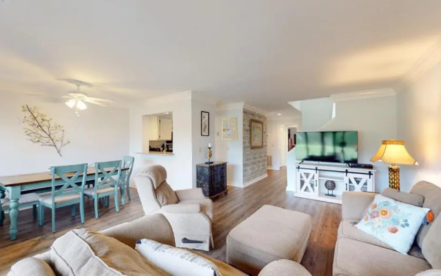 946 Inverness Village