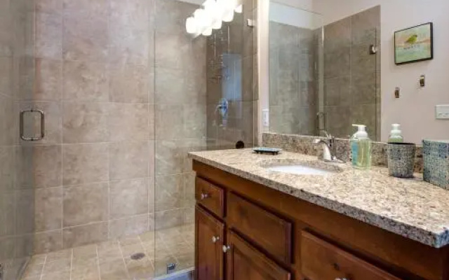 Condo in Newpark