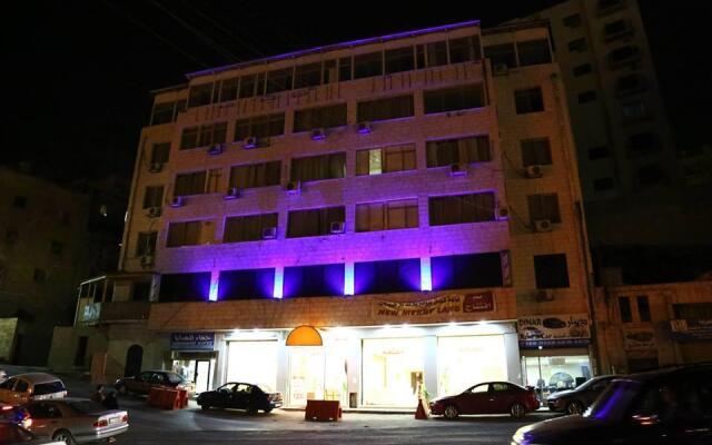 New Merryland Hotel вид на фасад