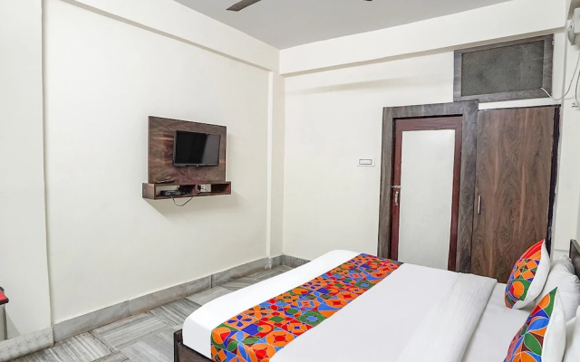 New Shanti Hotel by OYO Rooms