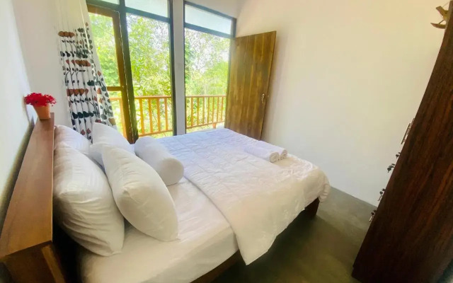 Jungle Beach Hostel