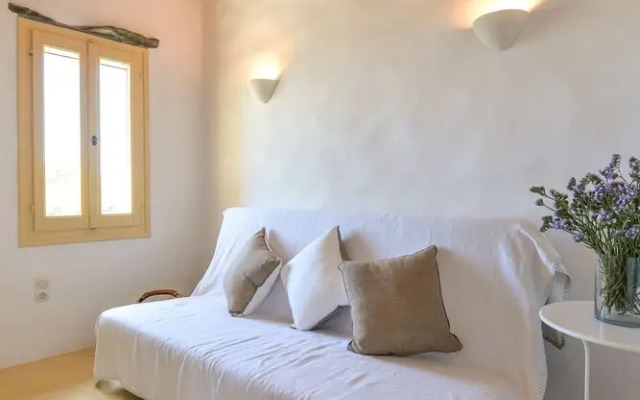 Sea-aura House in Tinos